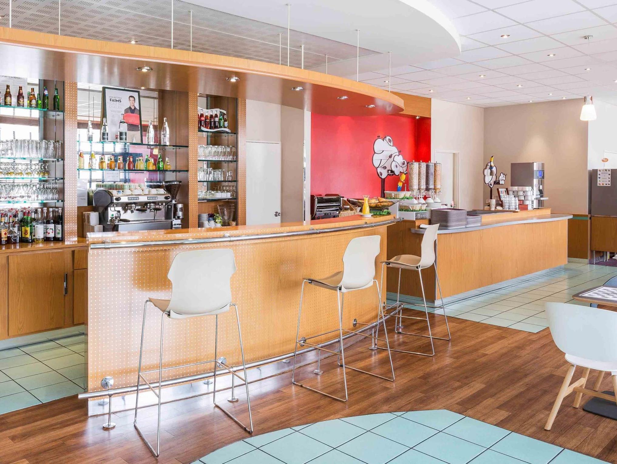 Hotel ibis Rennes Centre Gare Sud Buitenkant foto