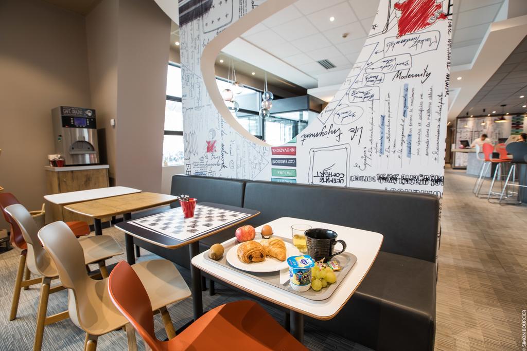 Hotel ibis Rennes Centre Gare Sud Buitenkant foto